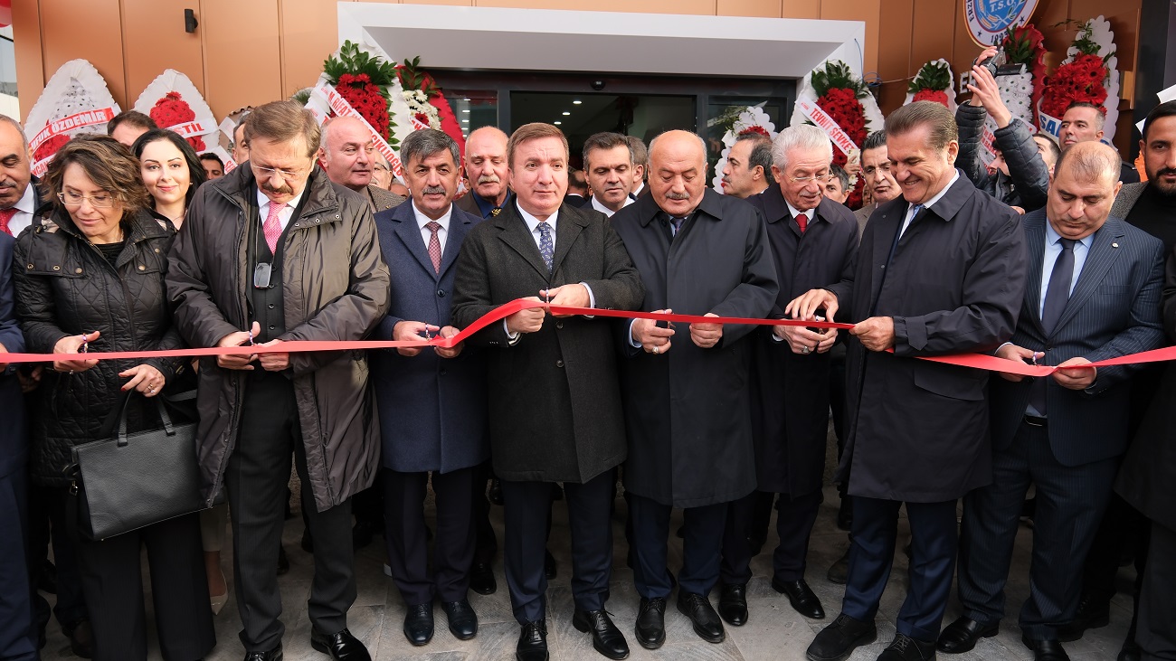 Erzincan Ticaret ve Sanayi Odası’nın yeni hizmet binasının açılış töreni yapıldı.