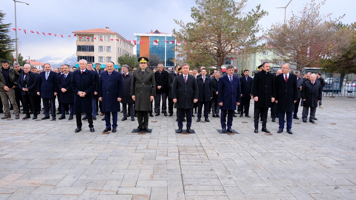 13 Şubat Erzincan’ın 106’ncı Kurtuluş yıl dönümünde Atatürk Anıtına çelenk sunma programı yapıldı.