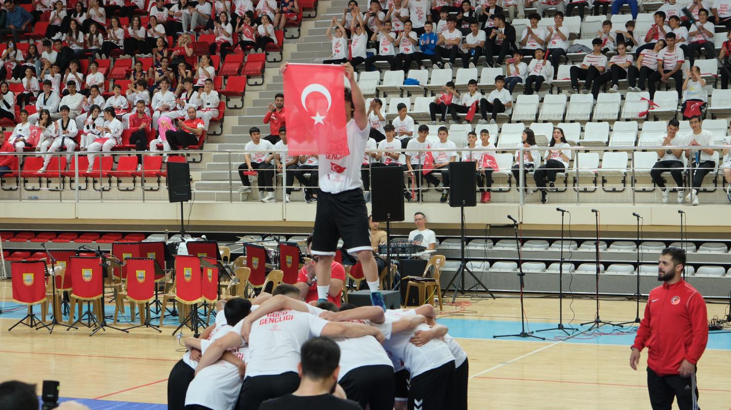 19 Mayıs Atatürk'ü Anma, Gençlik ve Spor Bayramı Erzincan’da coşkuyla kutlandı.