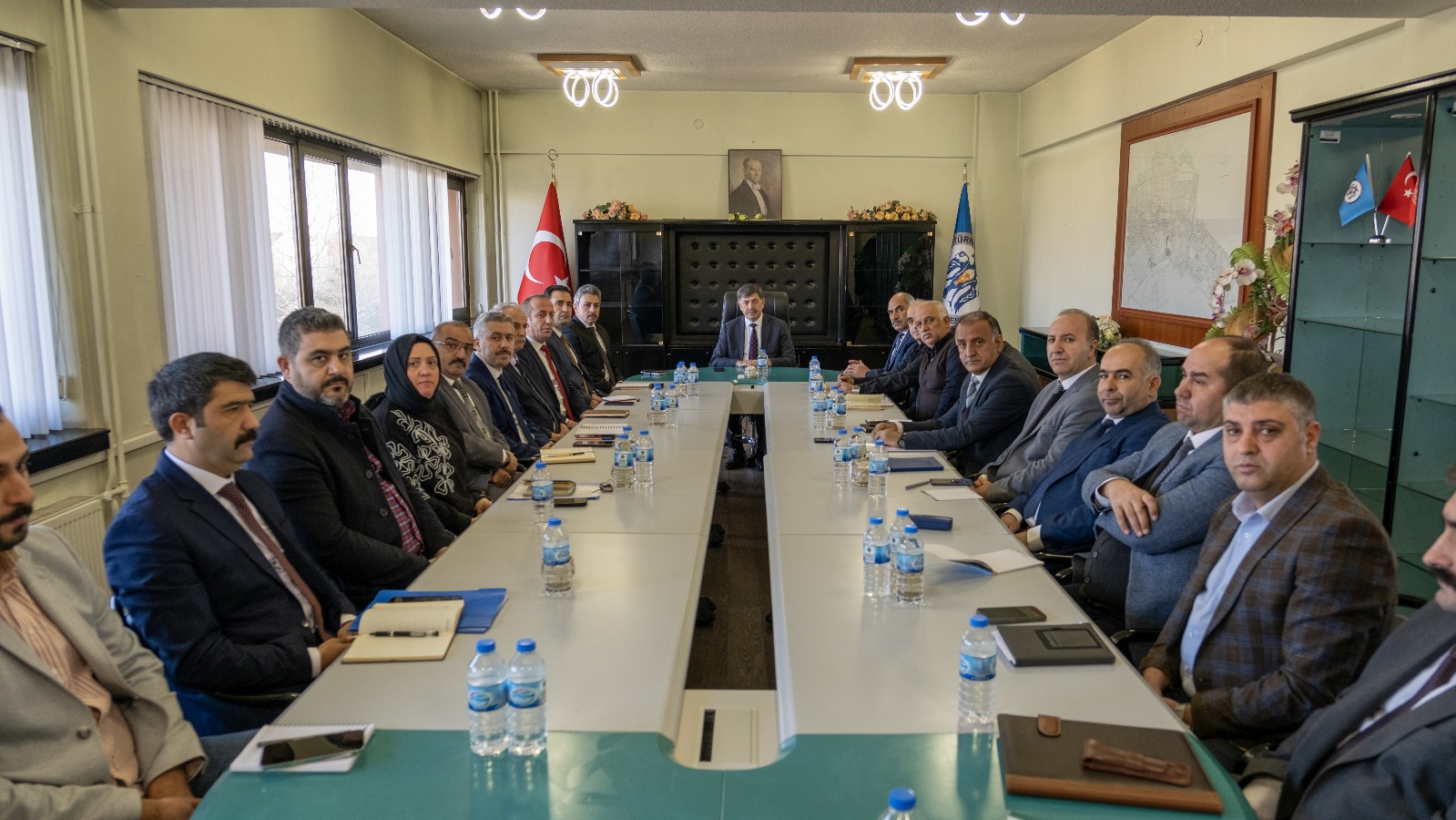 Belediye Başkanı Bekir Aksun, Başkan yardımcıları ve birim müdürleriyle istişare toplantısı yaptı