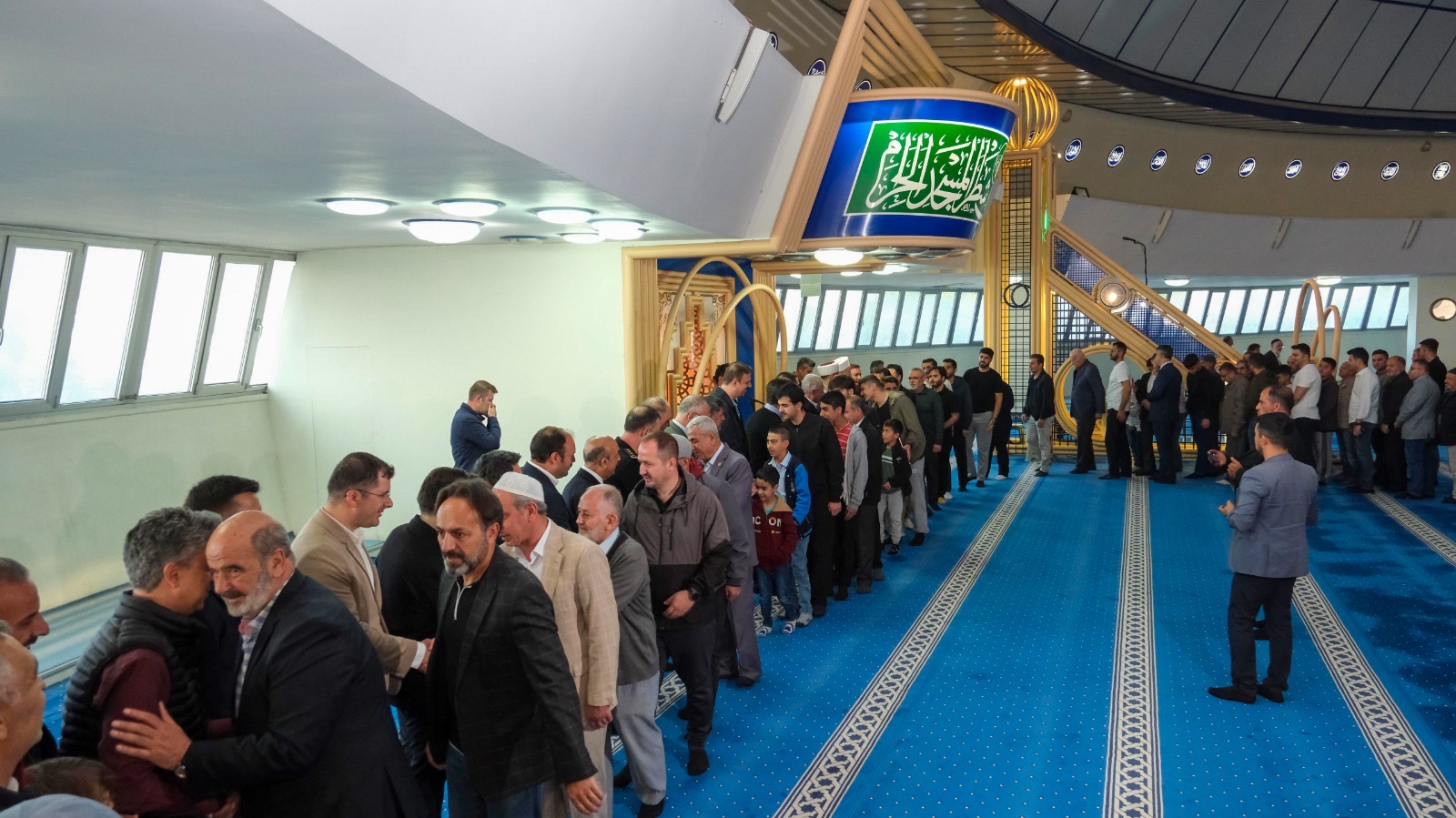 Erzincan’da Kurban Bayramı Coşkusu: Terzibaba Camii’nde Bayramlaşma ve Güvenlik Noktalarına Ziyaret