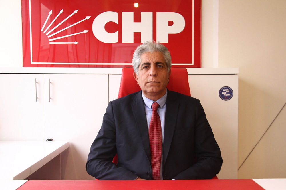 CHP Erzincan Merkez İlçe Başkanı Ali Aras, Milletvekili Aday Adaylarına başarılar diledi.