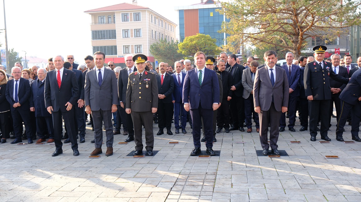 Ulu Önder Gazi Mustafa Kemal Atatürk saygıyla anıldı