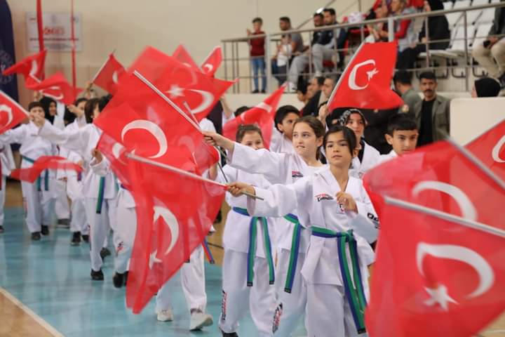 19 Mayıs Atatürk'ü Anma, Gençlik ve Spor Bayramı Çeşitli Etkinliklerle Kutlandı