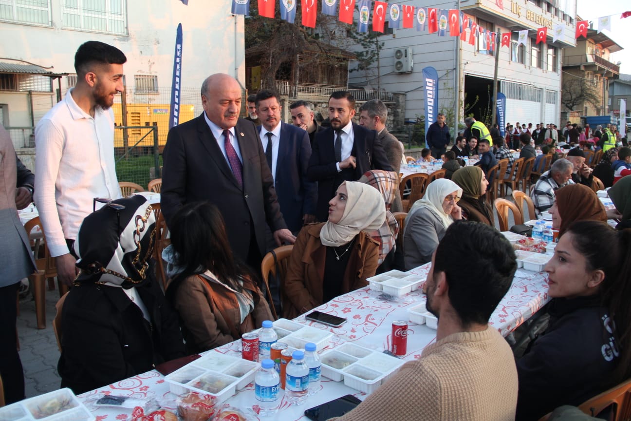 AK Parti İliç İlçesinde Esnaf ziyareti yaptı