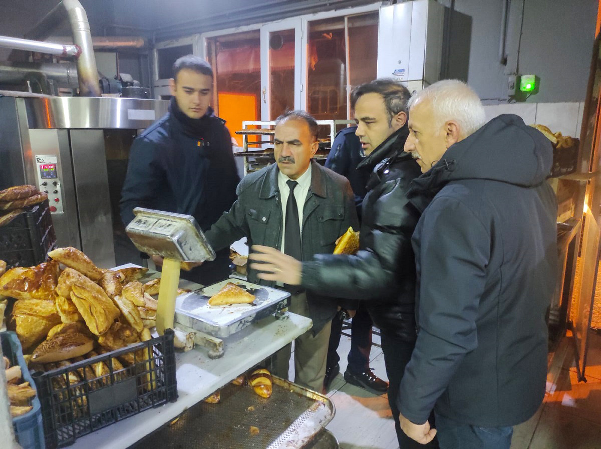 Zabıta’dan Unlu Mamuller üretimi yapan iş yerlerine denetim.