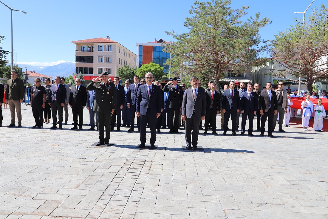 Ulu Önder Mustafa Kemal Atatürk'ün Erzincan'a Gelişinin 104. Yıl Dönümü Törenle Kutlandı