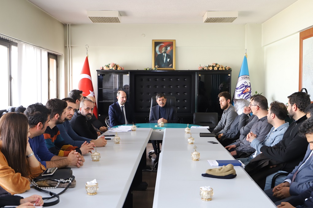 Yapı Stoku Değerlendirme Komisyonu üyeleri Belediye Başkanı Bekir Aksun ile bir araya geldiler.