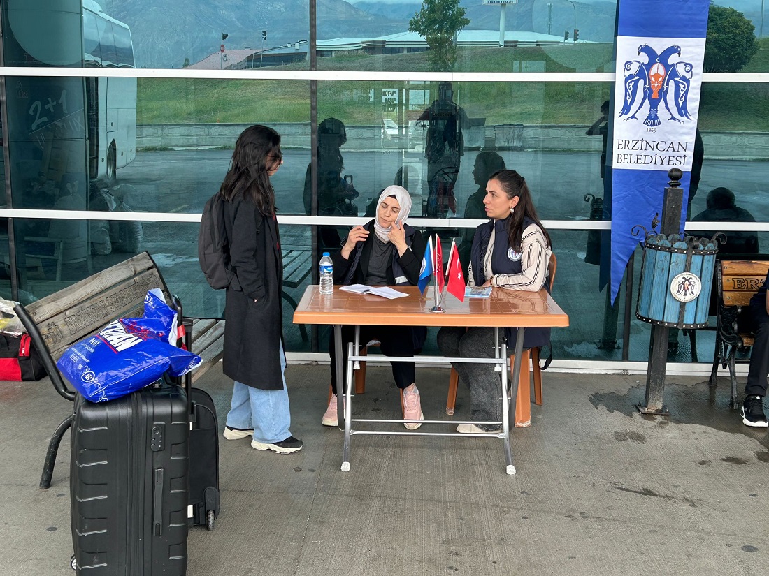 Erzincan Belediyesi kente gelen üniversite öğrencilerini yalnız bırakmıyor