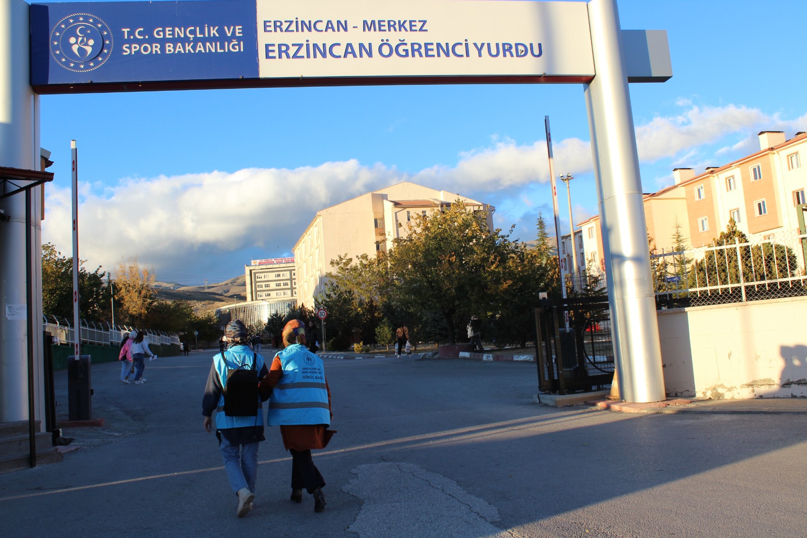 Erzincan Öğrenci Yurdu'ndan ihtiyaç sahiplerine destek.