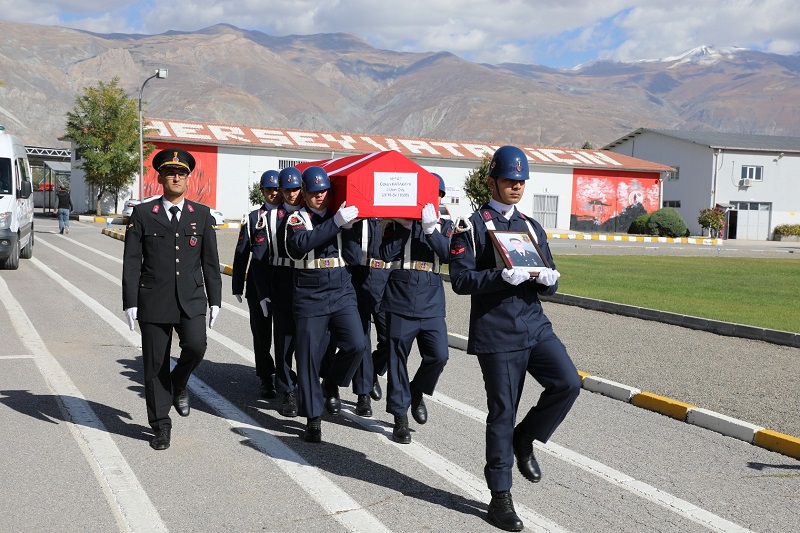 Jandarma Uzman Çavuş Özkan Karakaya'nın Cenazesi Düzenlenen Törenle Memleketine Uğurlandı