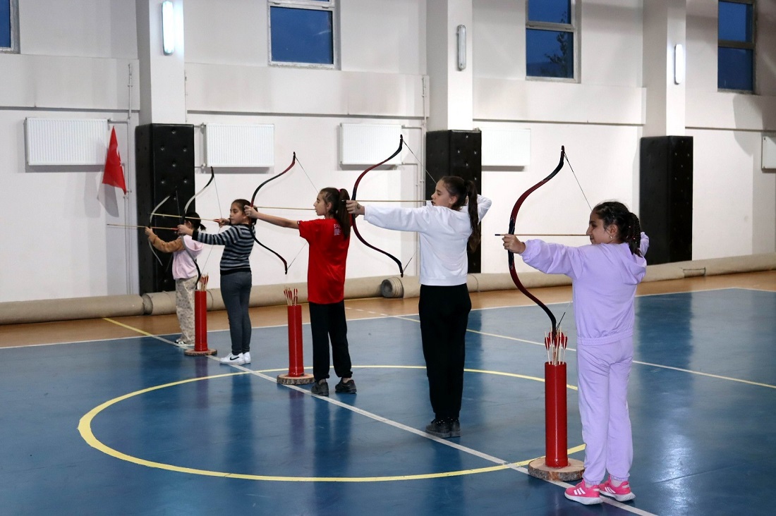 Erzincan’da Geleneksel Türk Okçuluk İl Birinciliği Müsabakaları Düzenlendi