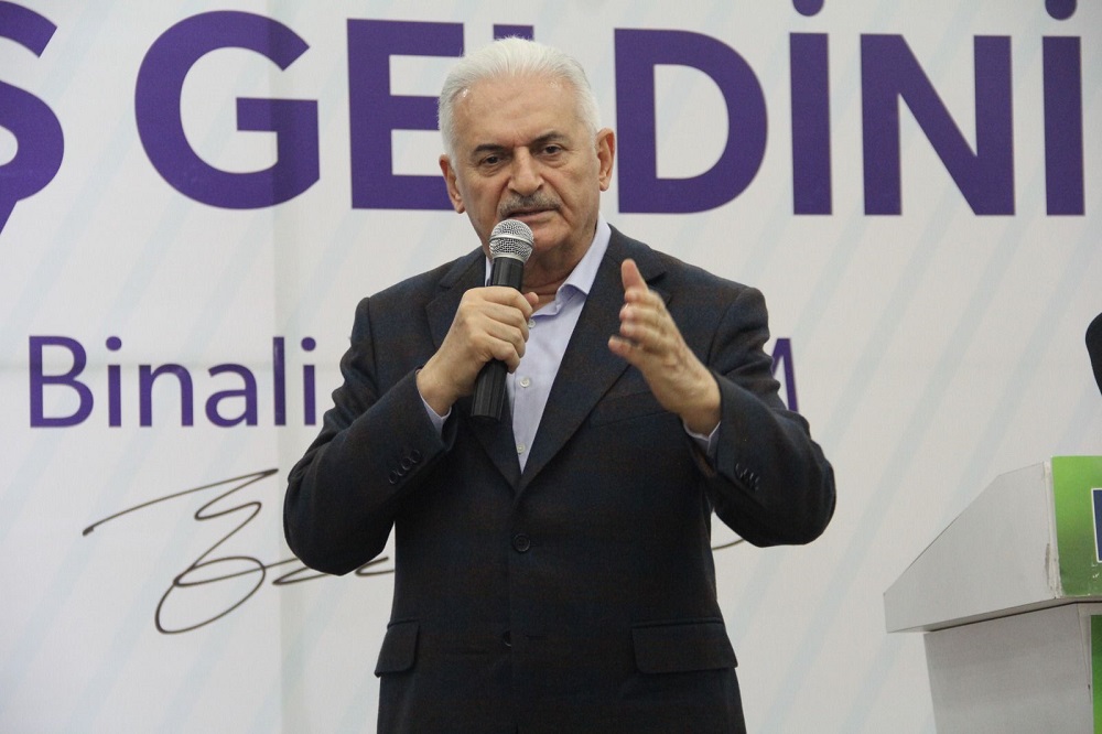 Ak Parti geleneksel Sivil Toplum Kuruluşları ve Muhtarlar İftarı Binali Yıldırım’ın katılımları ile gerçekleşti.