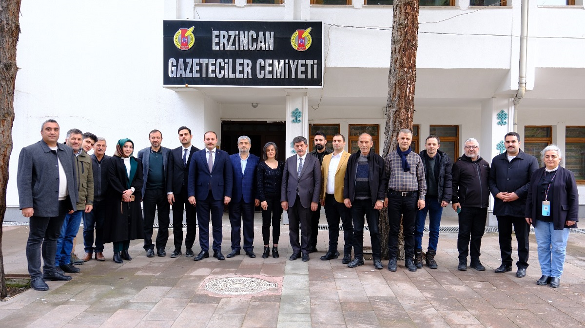 Belediye Başkanı Bekir Aksun’dan Erzincan Gazeteciler Cemiyeti’ne ziyaret